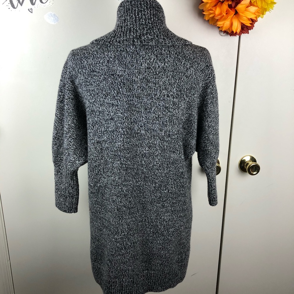 EXPRESS DEEP COWL NECK MERINO WOOL BLEND 3/4 SLEEVE SWEATER SZ MED GRY/WHT - Picture 4 of 8